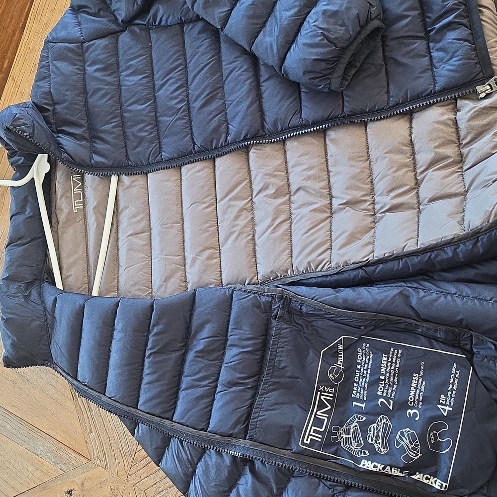 TUMI Packable down puffer jacket! S - Picture 5 of 9